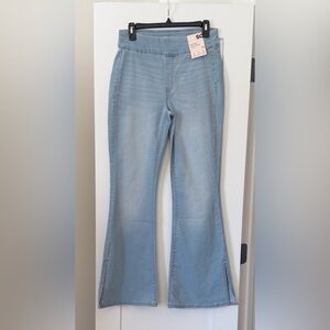 NWT SO High Rise Light Blue Pull-On Flare Jeans, size M